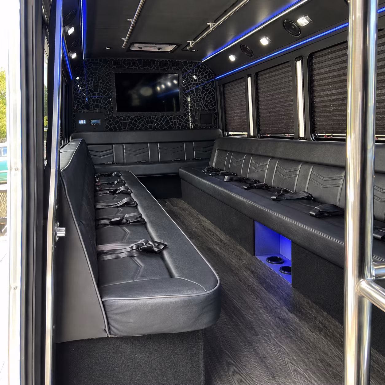book a wine tour bus for corporate events and private groups in jonesboro