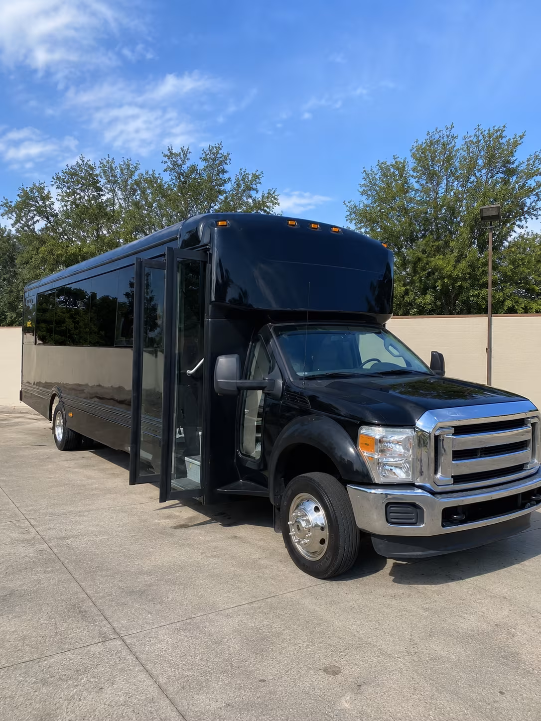 jonesboro 20 passenger party bus