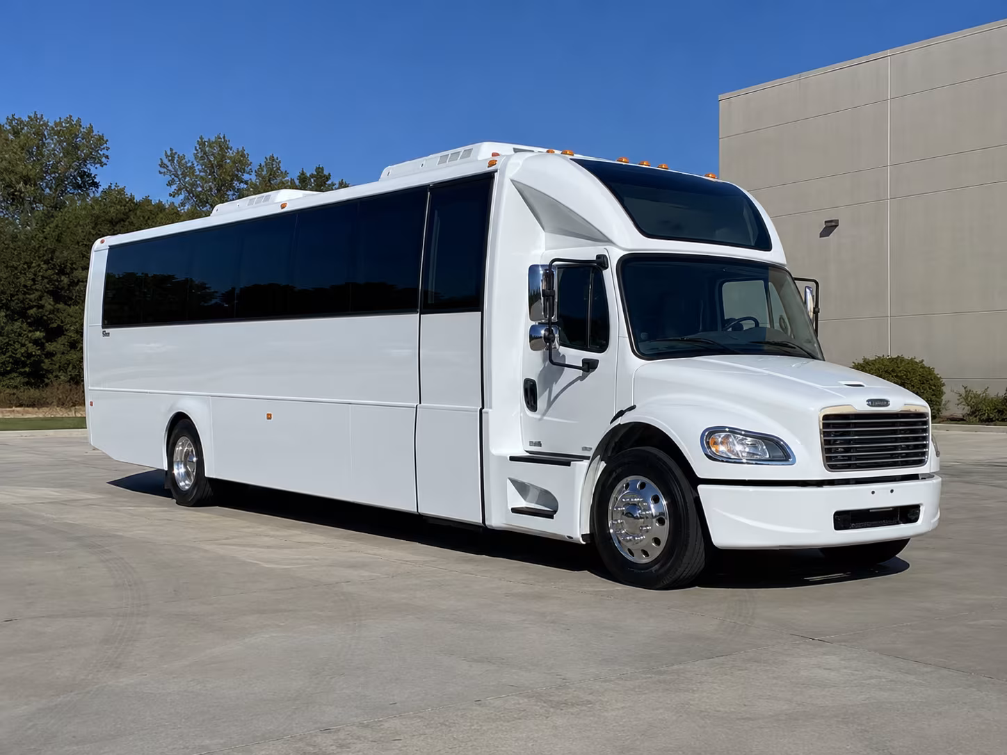 jonesboro 28 passenger party bus