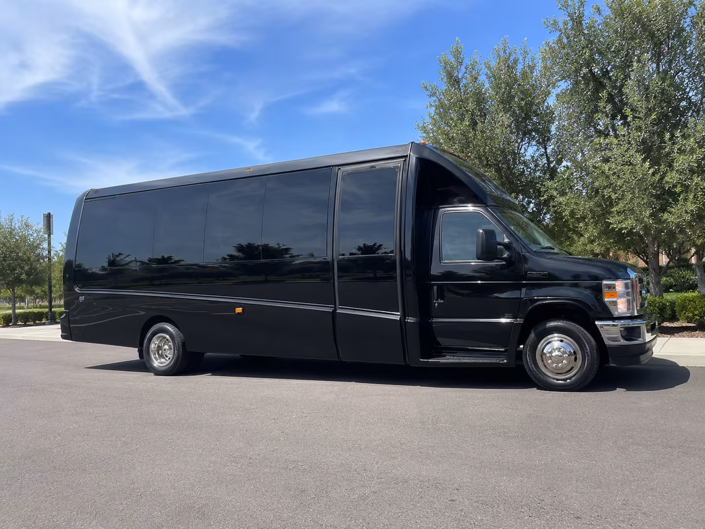 minibus rentals for smaller jonesboro prom squads