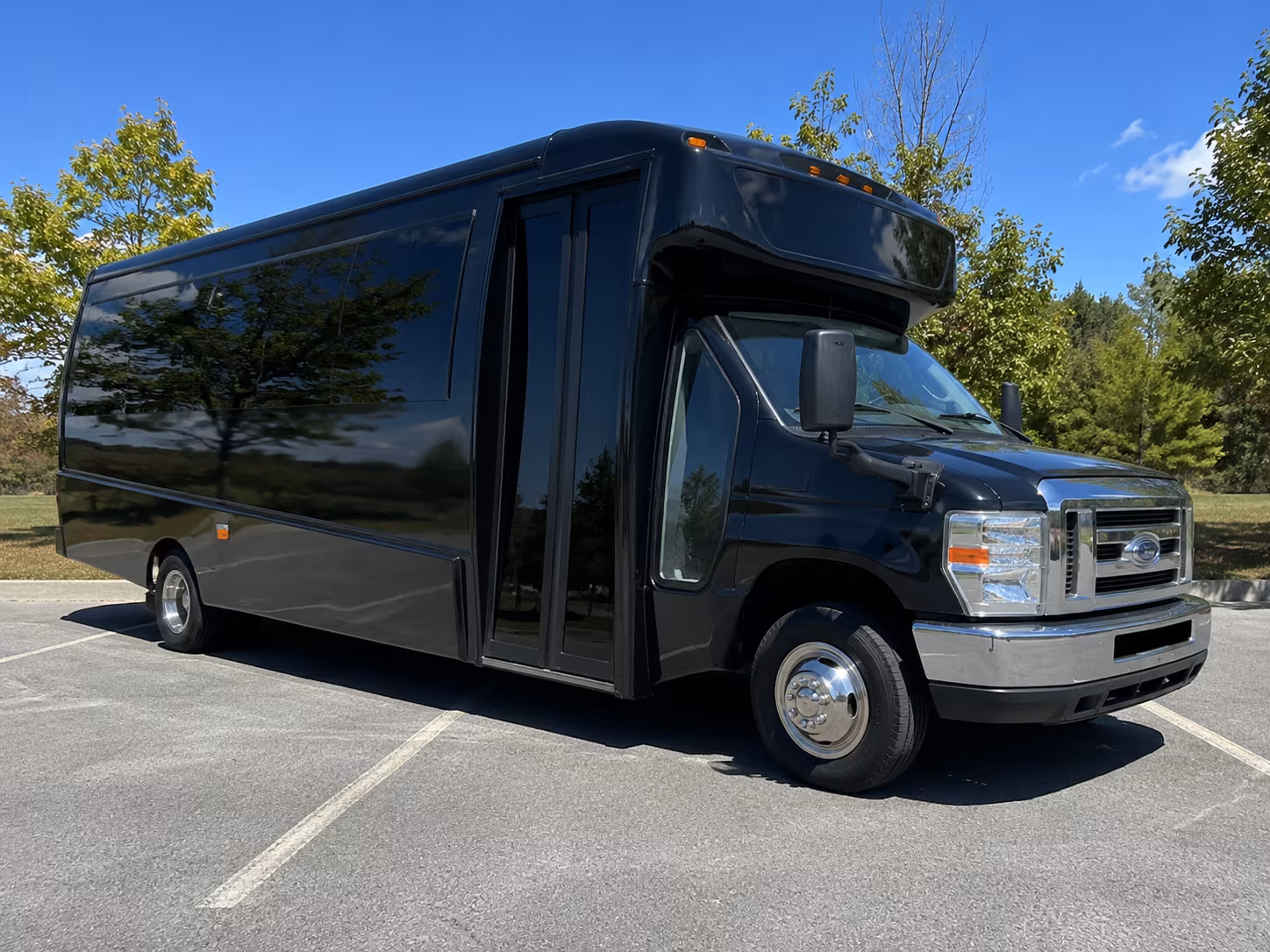 shuttle buses for jonesboro wedding guests between hotels and venues