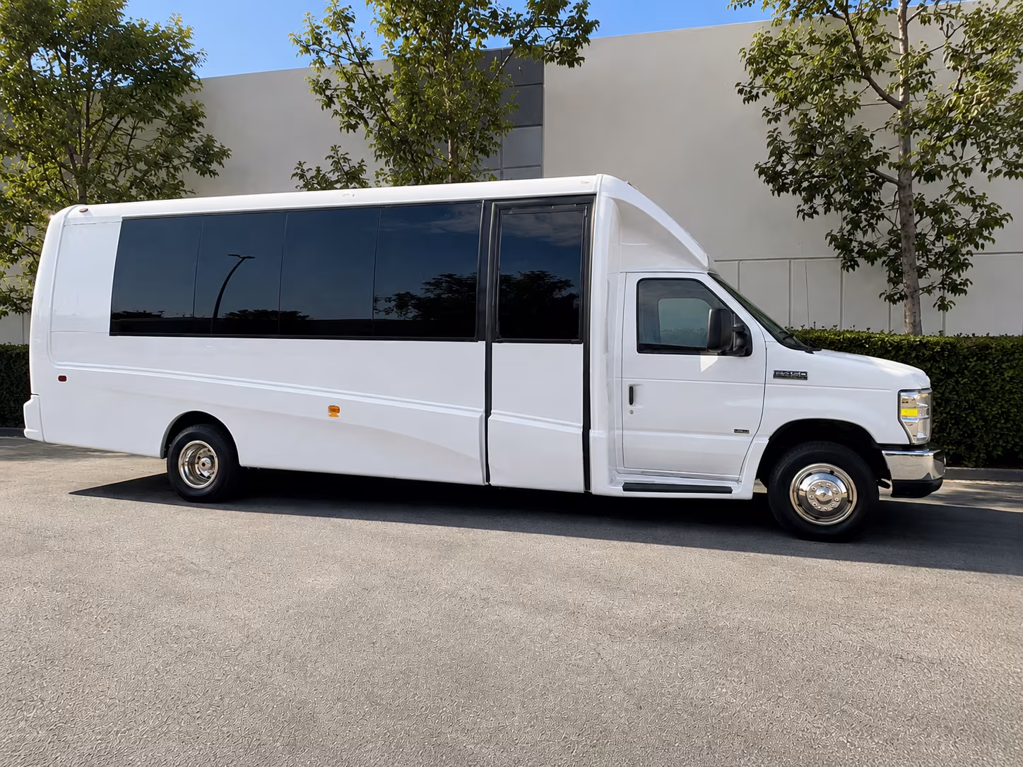 wedding and rehearsal dinner bus rentals in jonesboro
